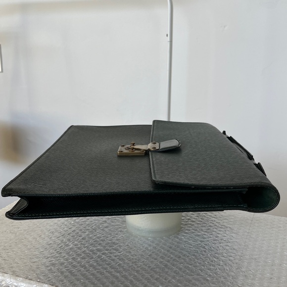 LV Taiga Leather Briefcase - Picture 4 of 11